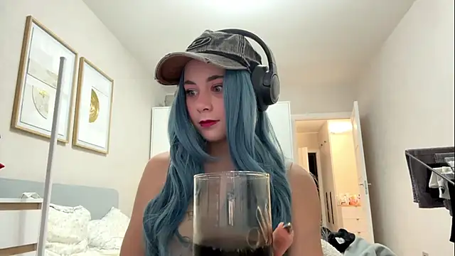 elfLiana online show from 05-31-26, 04:46