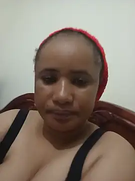 Caramel Lucy online show from 05-25-26, 06:17