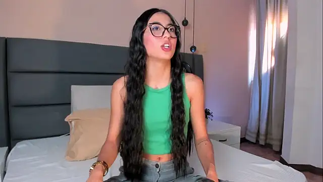 Snapshot of KatherinSky chatting on 07-14-26, 06:25 KatherinSky online show from 07-14-26, 06:25