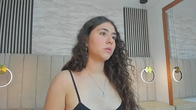 Snapshot of emaflorezz chatting on 06-26-26, 10:37 emaflorezz online show from 06-26-26, 10:37