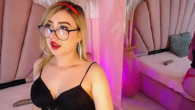 Doll Kitty  online show from 06-03-26, 02:33