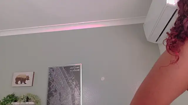 AmeliaLaurent  online show from 07-15-26, 06:04