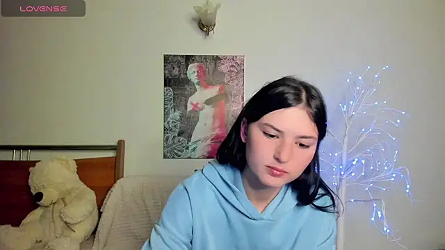 Kira Devi online show from 05-25-26, 08:29