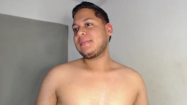 Snapshot of nicolas_cr1 chatting on 06-17-26, 08:19 nicolas cr1 online show from 06-17-26, 08:19