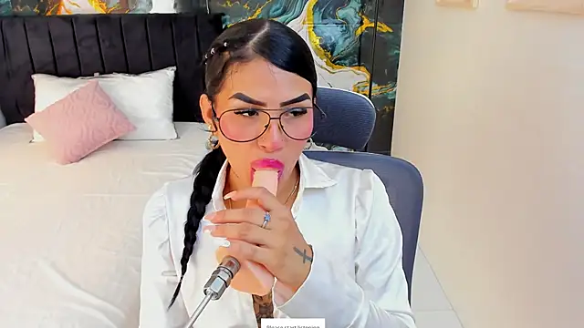 Alanna Wild online show from 06-22-26, 07:11