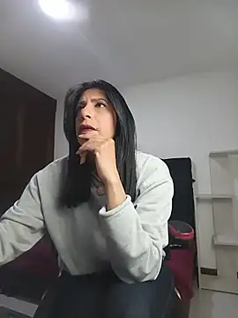 Snapshot of Samantha01_Rosse01 chatting on 06-13-26, 01:53 Samantha01 Rosse01 online show from 06-13-26, 01:53