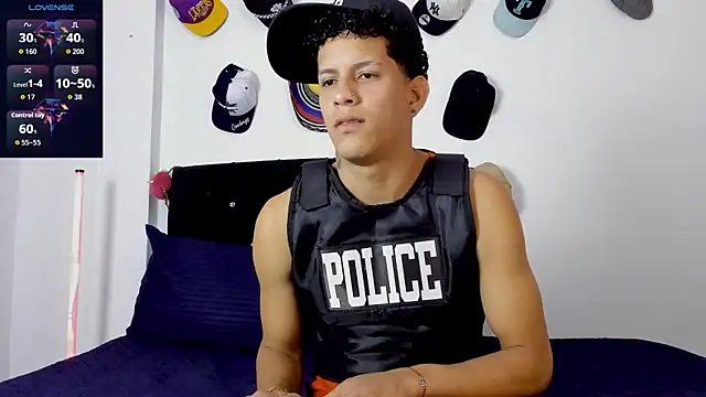 theo bigcock  online show from 06-17-26, 09:14
