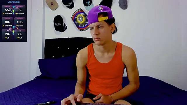 theo bigcock  online show from 07-08-26, 06:52