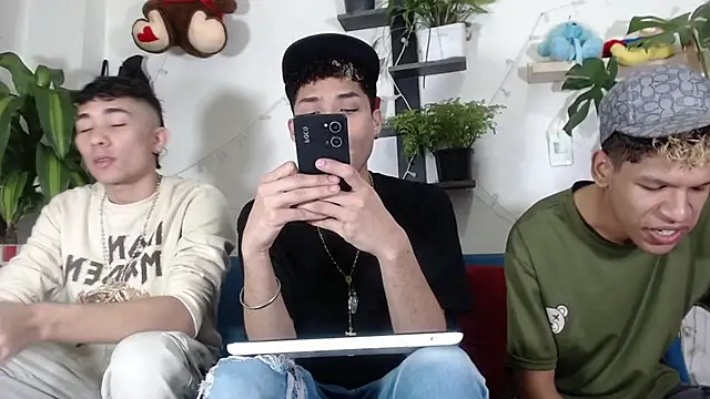 STRANGER BOYS online show from 05-30-26, 10:15