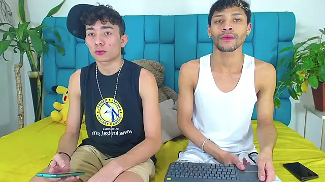 STRANGER BOYS online show from 07-08-26, 11:05
