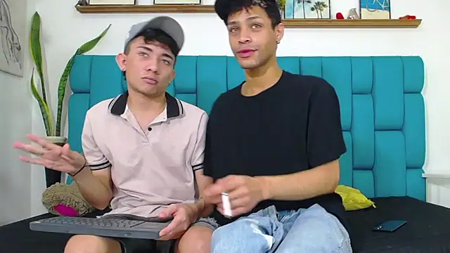 STRANGER BOYS online show from 06-18-26, 11:21