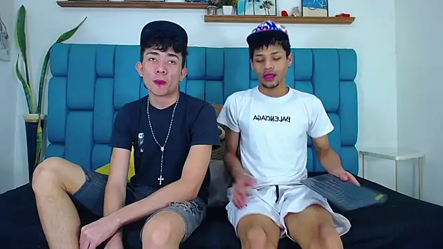 STRANGER BOYS online show from 07-10-26, 11:05