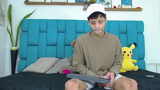 STRANGER BOYS online show from 06-20-26, 11:21