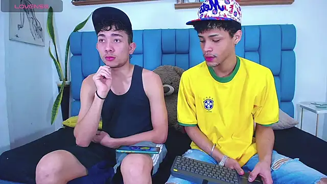 STRANGER BOYS online show from 06-30-26, 11:05