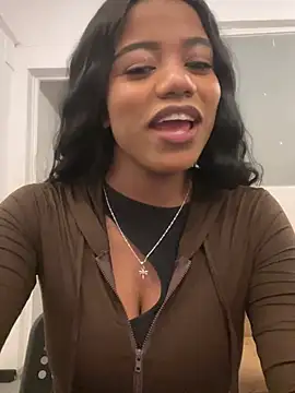 Snapshot of Ariana_roxe_ chatting on 07-18-26, 04:32 Ariana roxe online show from 07-18-26, 04:32