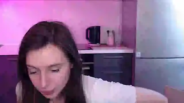 Snapshot of MuseMia chatting on 06-13-26, 02:31 MuseMia online show from 06-13-26, 02:31