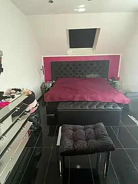 GymMoniMilf online show from 07-15-26, 12:12
