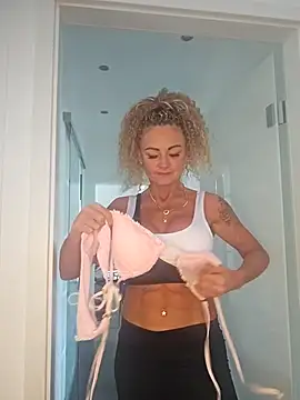 GymMoniMilf online show from 06-09-26, 12:06