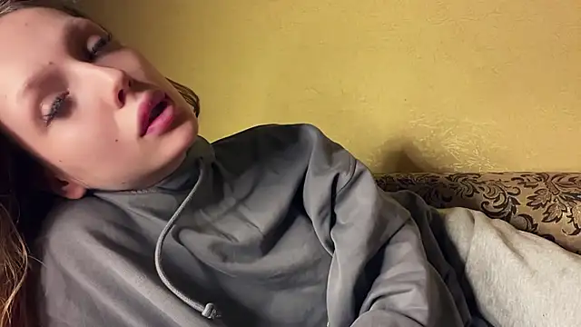 xXMelanieseXx online show from 05-28-26, 05:08