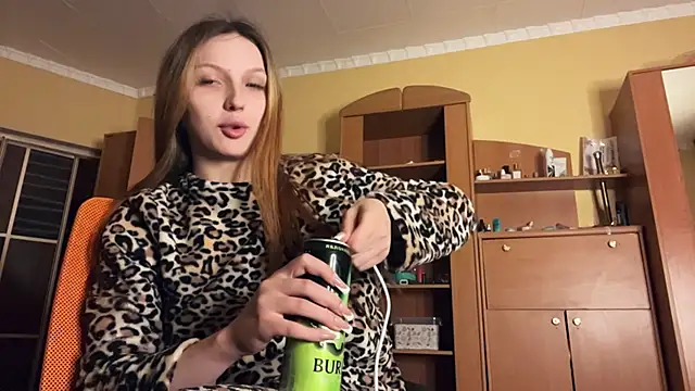 xXMelanieseXx online show from 06-06-26, 04:56