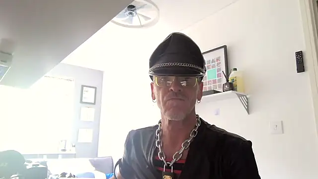 NottsLeather online show from 06-07-26, 09:36
