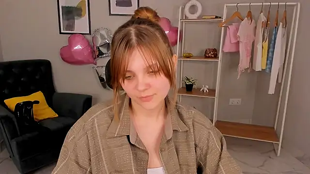 Jessica West  online show from 06-02-26, 01:33