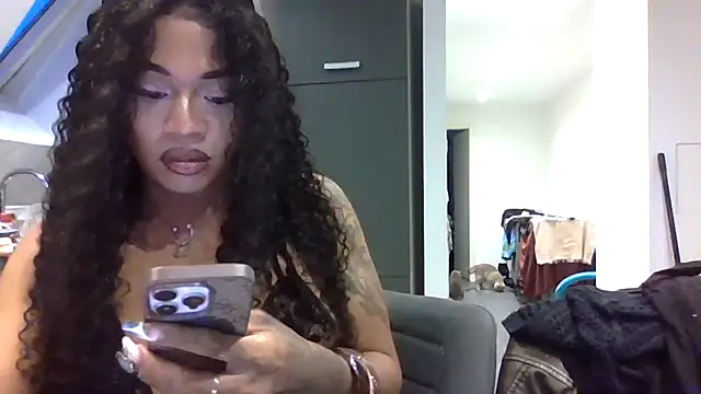 Snapshot of Loren4a chatting on 07-13-26, 07:46 Loren4a online show from 07-13-26, 07:46