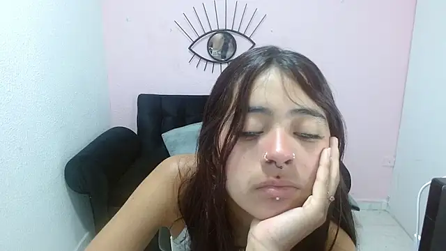 sofiacumgil online show from 07-01-26, 12:16