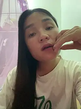 Luna-mi online show from 05-28-26, 01:28