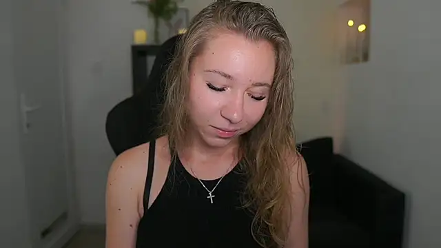 Snapshot of VivienVance chatting on 06-24-26, 02:04 VivienVance online show from 06-24-26, 02:04
