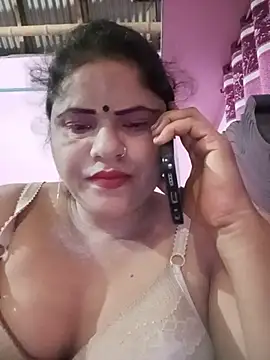 Snapshot of Maya_Vabi chatting on 07-18-26, 02:03 Maya Vabi online show from 07-18-26, 02:03