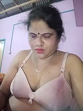 Snapshot of Maya_Vabi chatting on 06-18-26, 02:55 Maya Vabi online show from 06-18-26, 02:55