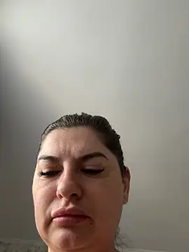 Snapshot of evaxxxcurvyxxx chatting on 06-30-26, 08:03 evaxxxcurvyxxx online show from 06-30-26, 08:03
