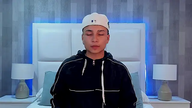 Snapshot of BlakeDam chatting on 07-19-26, 03:15 BlakeDam online show from 07-19-26, 03:15