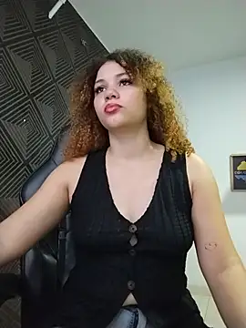 Snapshot of RoouseSiren chatting on 07-16-26, 08:50 RoouseSiren online show from 07-16-26, 08:50