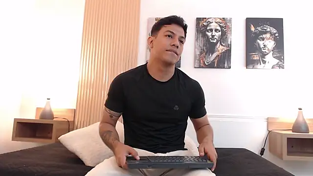 Snapshot of Diego_salvatore chatting on 06-28-26, 03:07 Diego salvatore online show from 06-28-26, 03:07