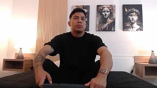 Snapshot of Diego_salvatore chatting on 06-18-26, 02:44 Diego salvatore online show from 06-18-26, 02:44