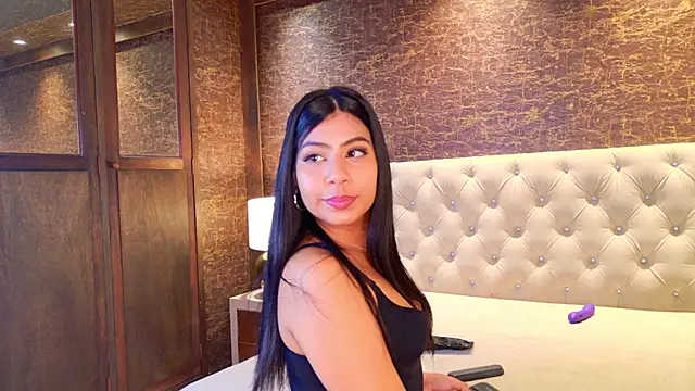 Snapshot of jessy_fortune chatting on 07-16-26, 04:26 jessy fortune online show from 07-16-26, 04:26