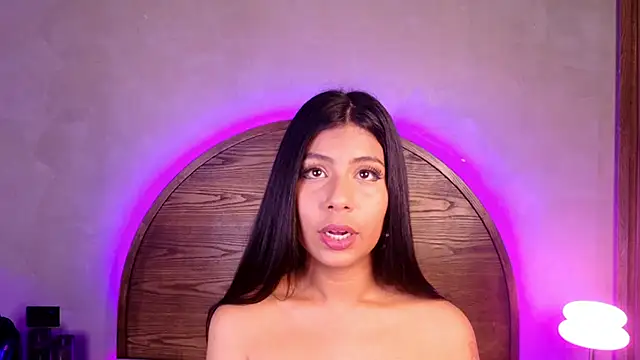 Snapshot of jessy_fortune chatting on 06-27-26, 04:13 jessy fortune online show from 06-27-26, 04:13