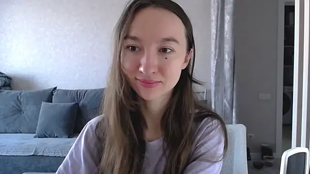 Snapshot of Maryana_Ro chatting on 10-22-25, 08:47 Maryana Ro online show from 10-22-25, 08:47