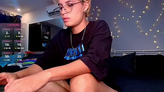 Mia-Sinclair online show from 06-02-26, 05:18
