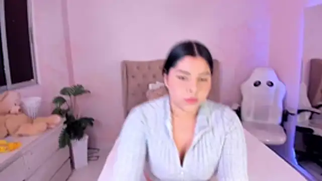 Snapshot of EmilySanchezz chatting on 07-11-26, 12:05 EmilySanchezz online show from 07-11-26, 12:05