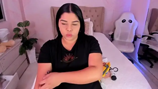 Snapshot of EmilySanchezz chatting on 07-14-26, 11:05 EmilySanchezz online show from 07-14-26, 11:05