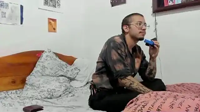 Ghost bussy online show from 06-04-26, 01:10
