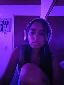 xcleila online show from 06-11-26, 05:59