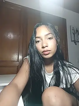 xcleila online show from 06-05-26, 03:11