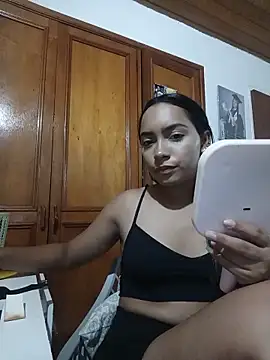 xcleila online show from 05-31-26, 01:33