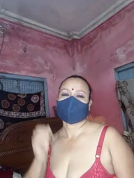 Snapshot of MoonLusty chatting on 06-07-26, 04:07 MoonLusty online show from 06-07-26, 04:07