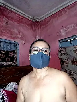 Snapshot of MoonLusty chatting on 06-18-26, 05:39 MoonLusty online show from 06-18-26, 05:39