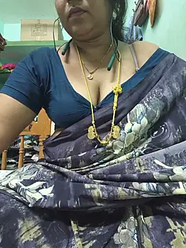 Snapshot of Tamil-kaviya98 chatting on 06-12-26, 06:16 Tamil-kaviya98 online show from 06-12-26, 06:16